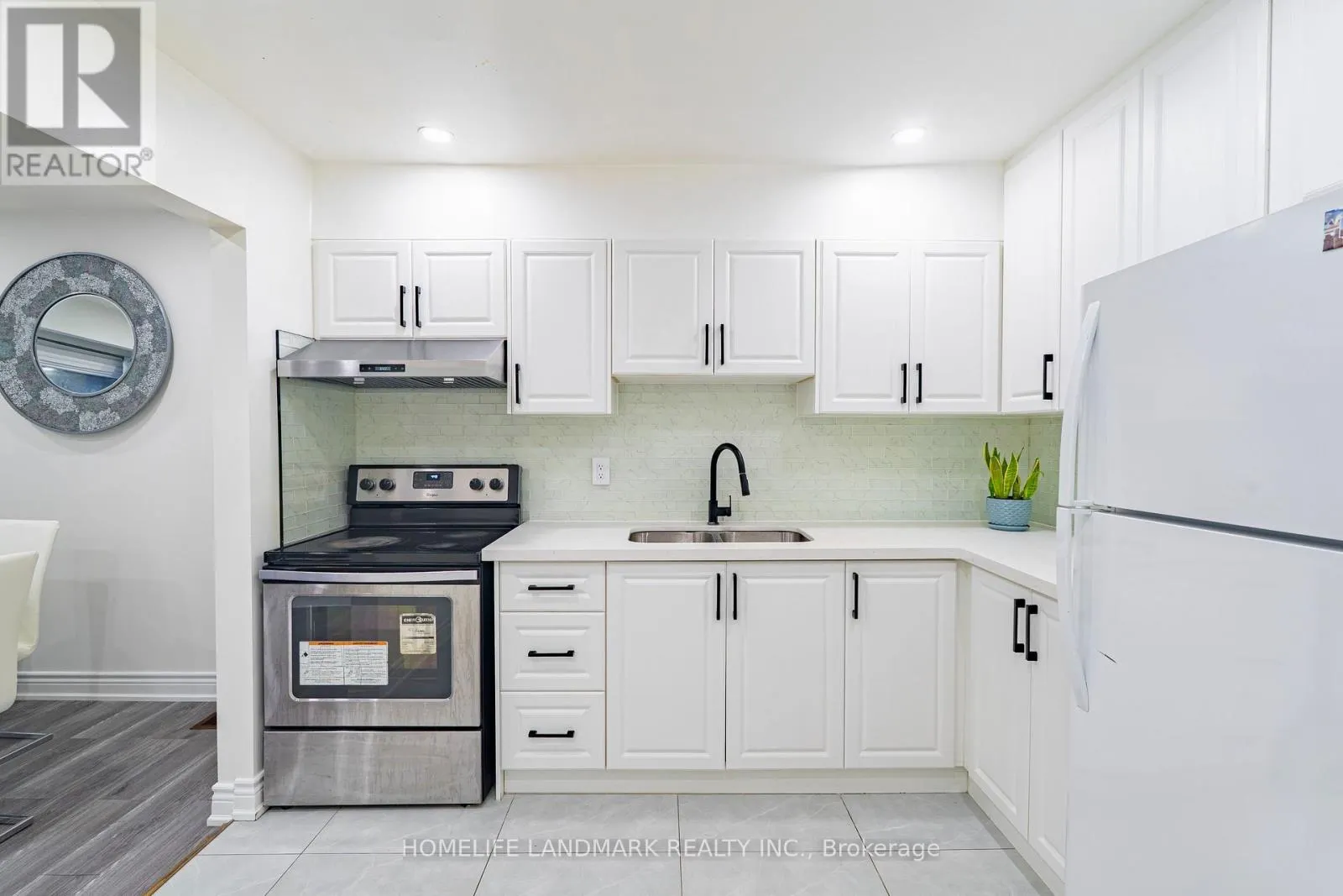 314 SPRUCEWOOD COURT