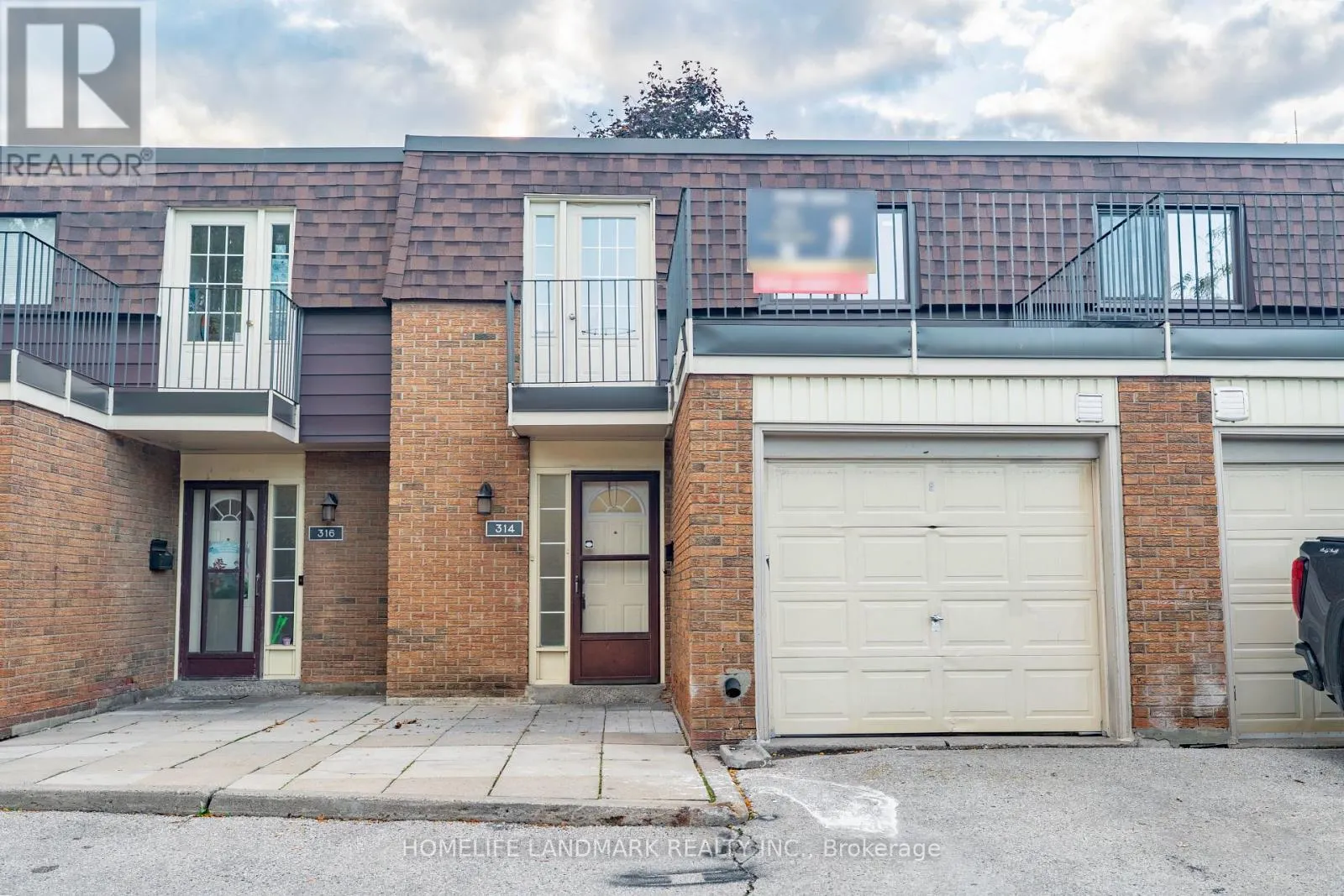 314 SPRUCEWOOD COURT