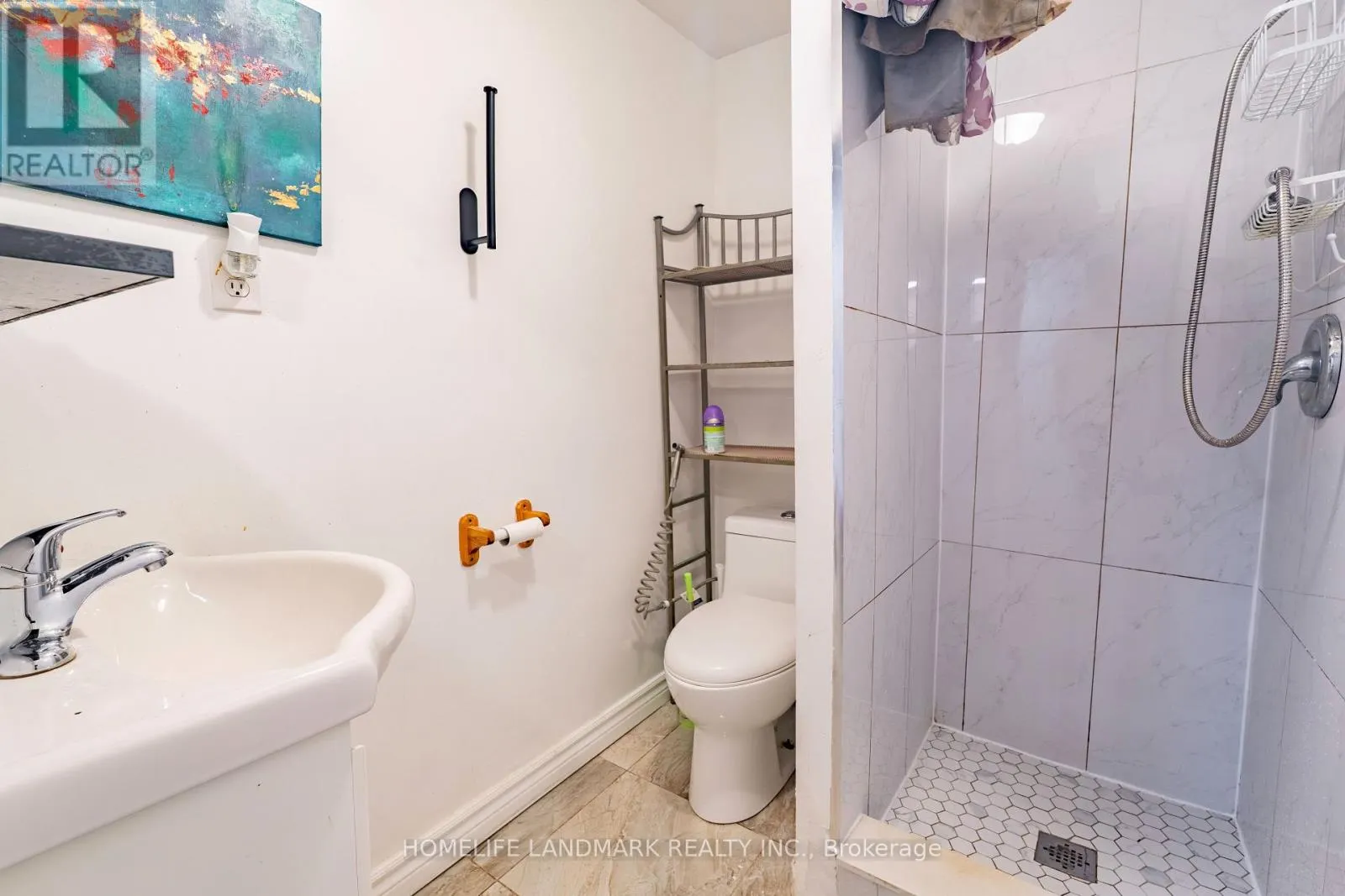 314 SPRUCEWOOD COURT