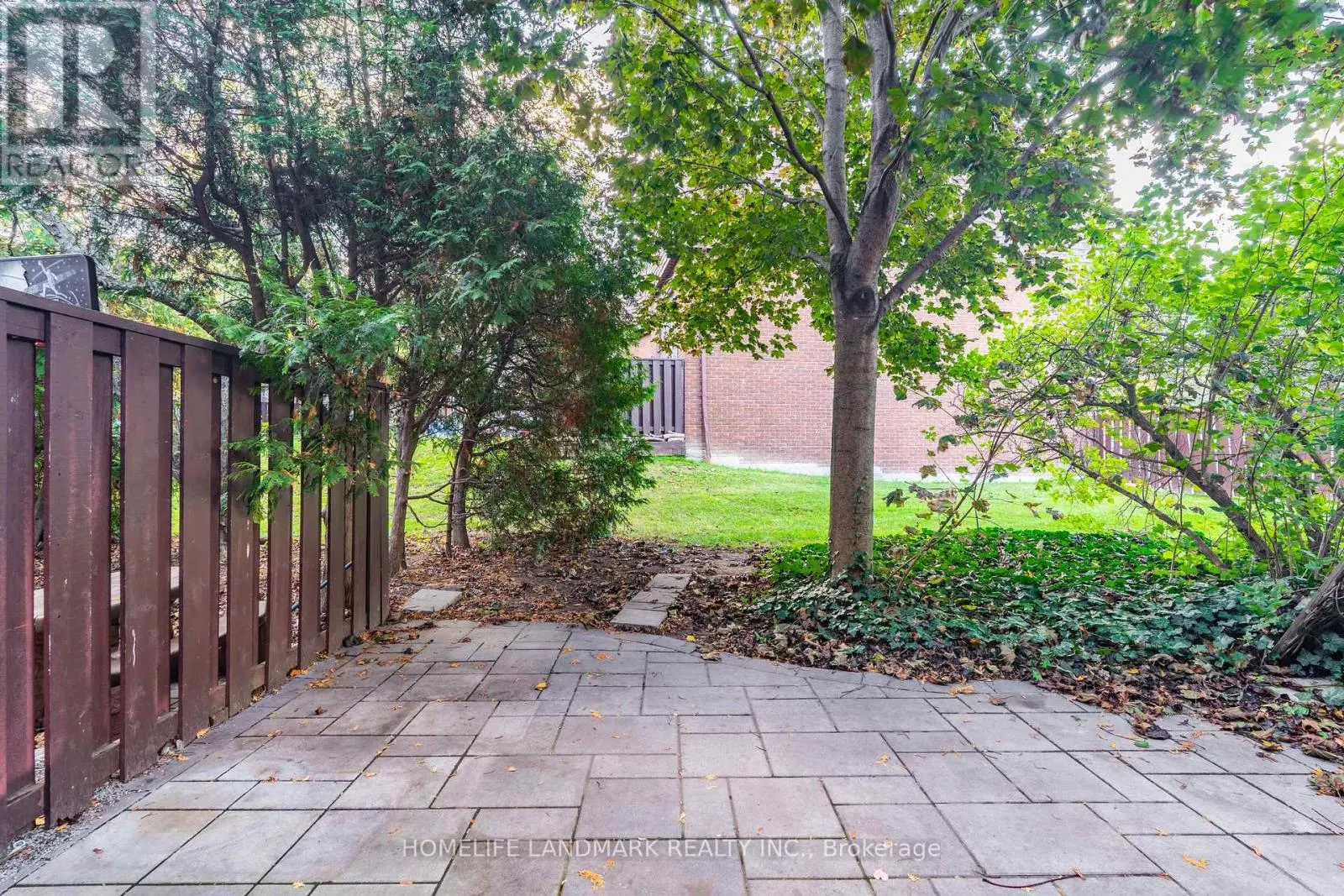 314 SPRUCEWOOD COURT