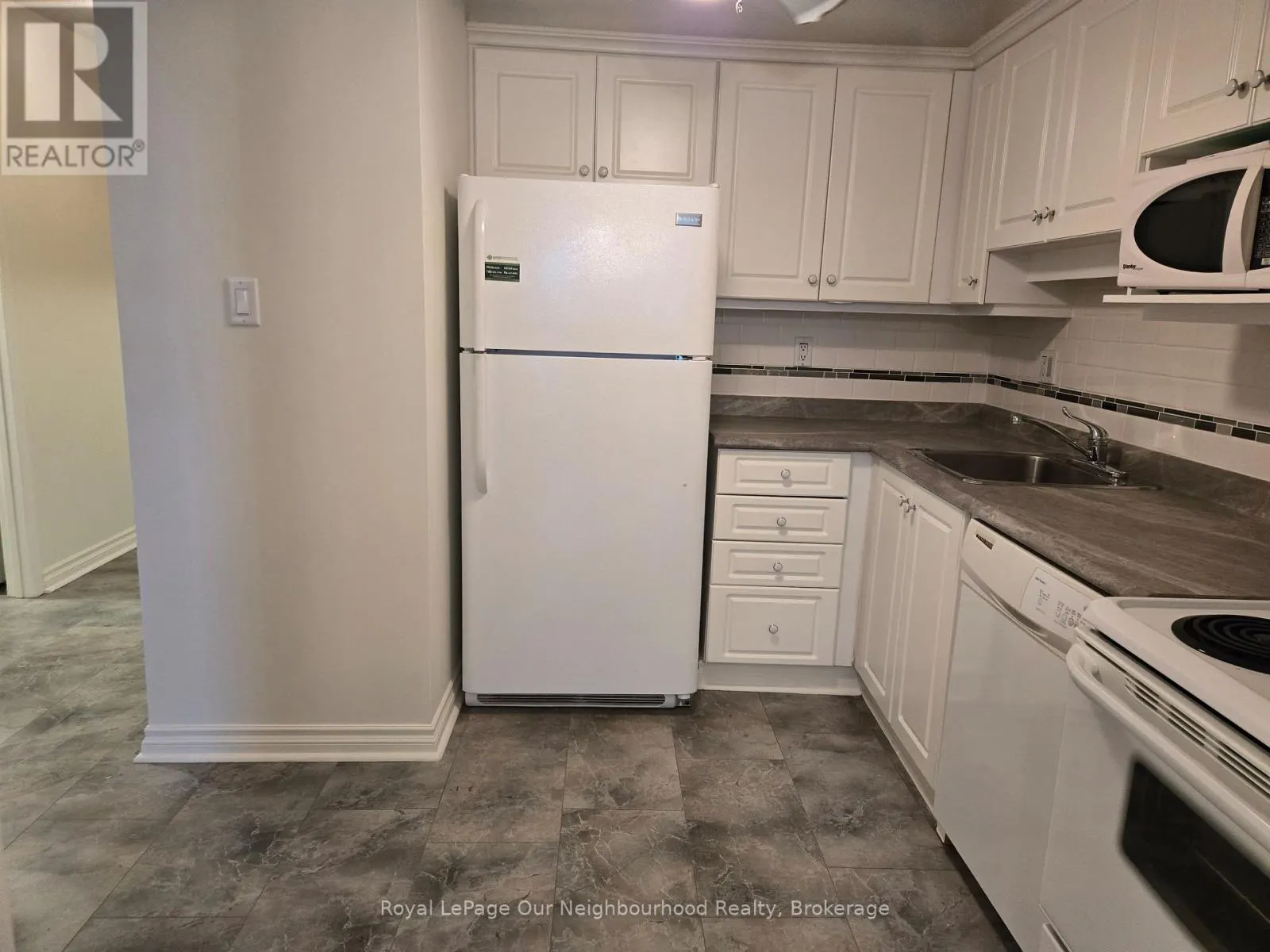 503 - 80 ATHOL STREET E, #503