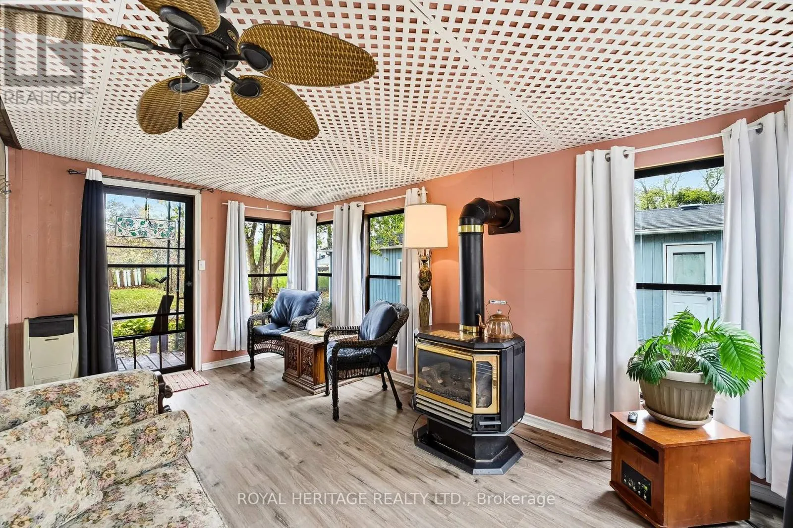 6 - 330 KING STREET E, #6