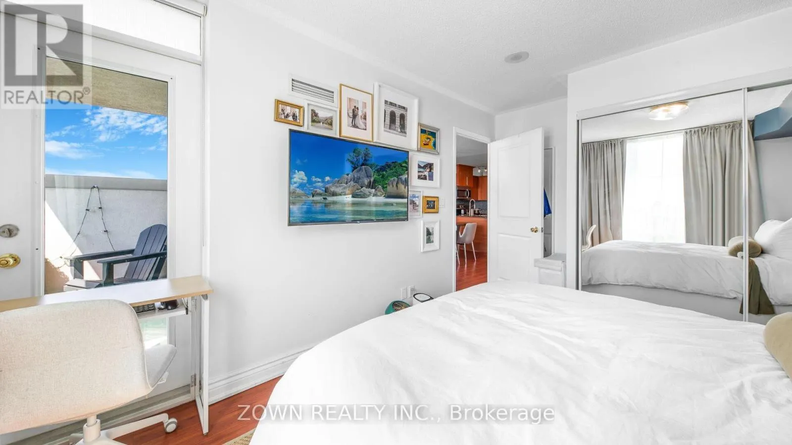 LPHI - 6 ROSEBANK DRIVE