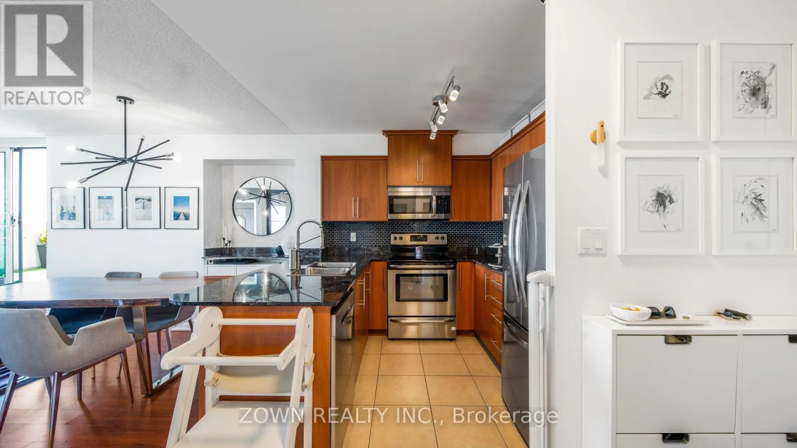 LPHI - 6 ROSEBANK DRIVE
