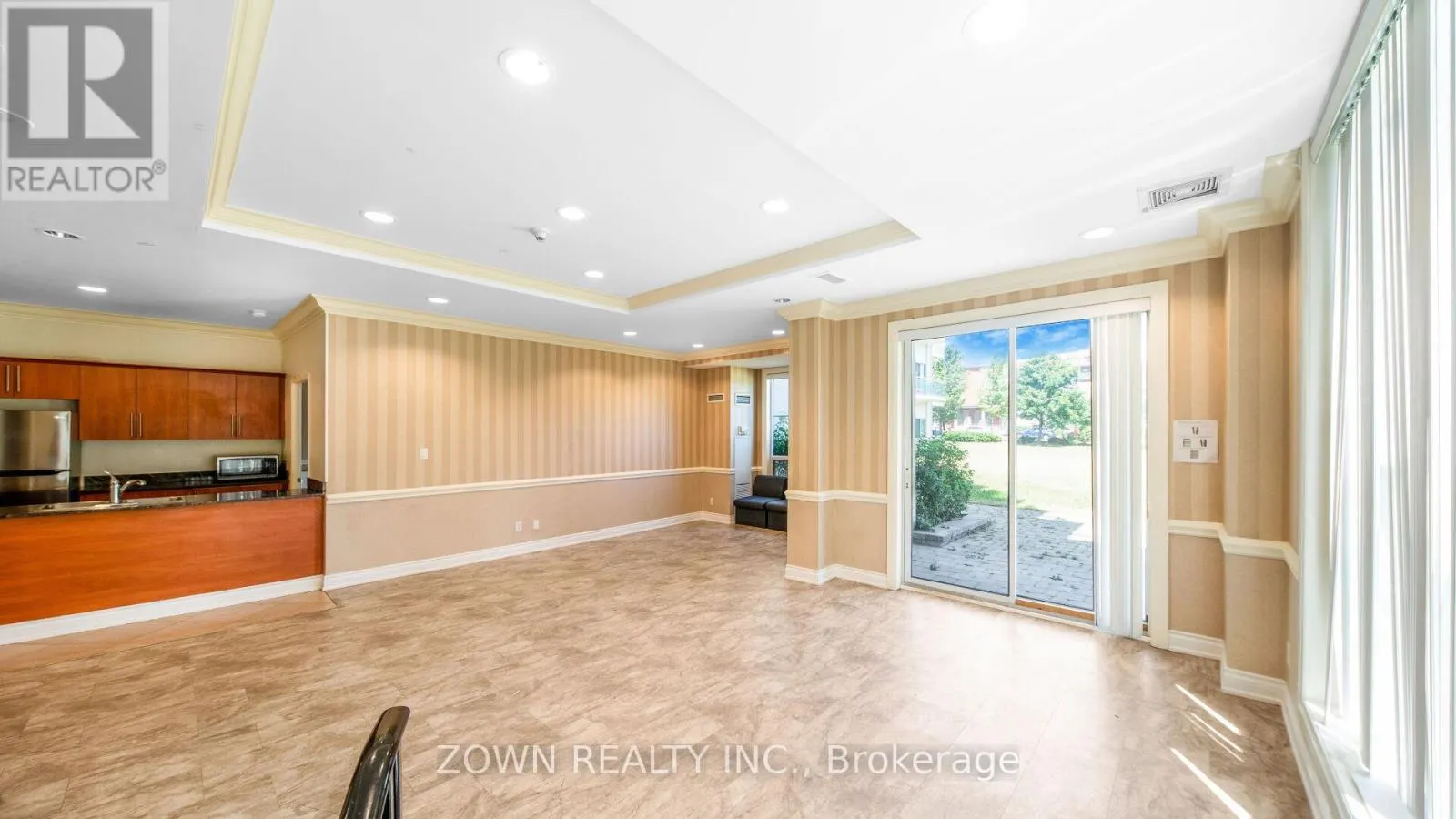 LPHI - 6 ROSEBANK DRIVE