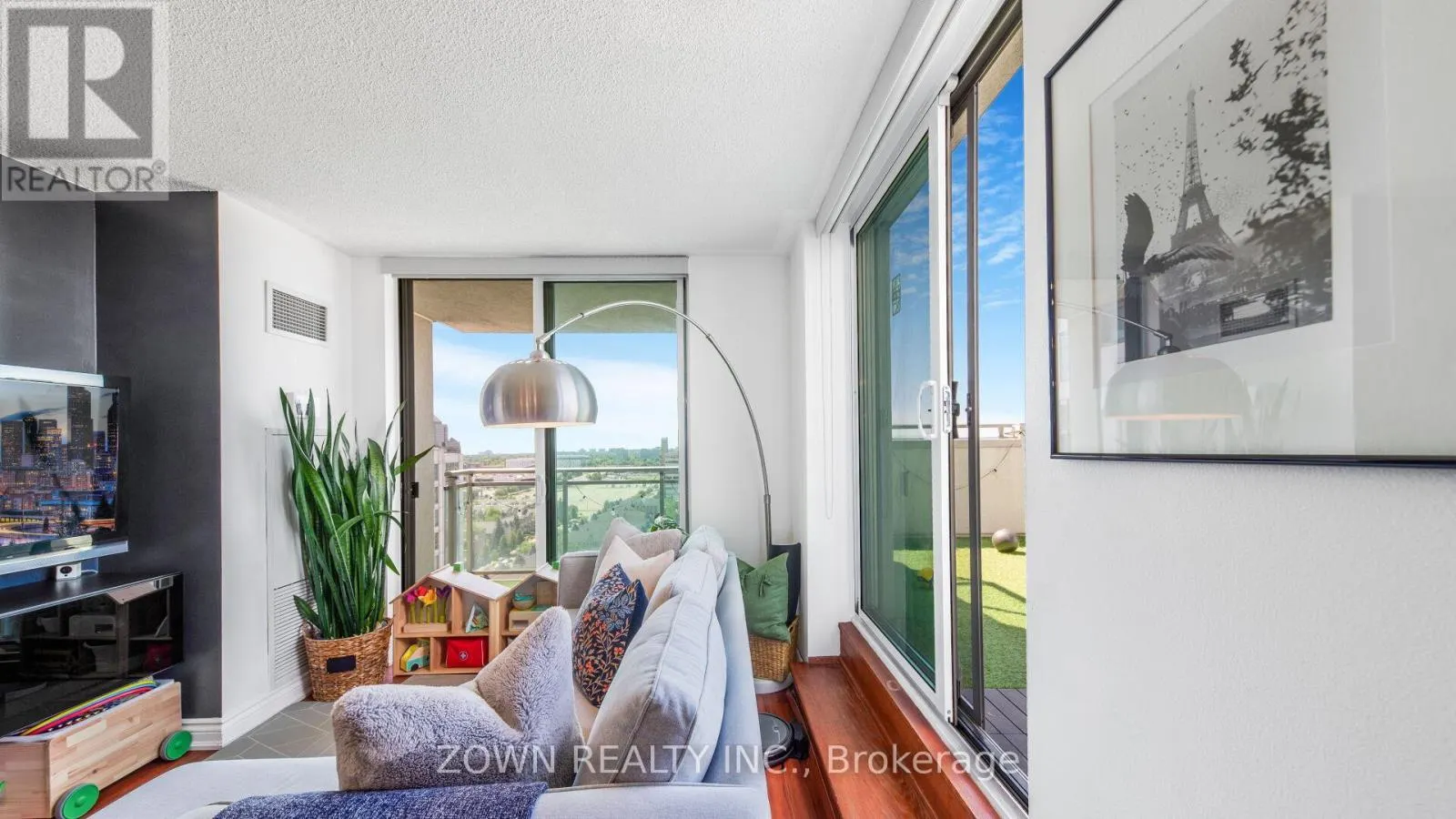 LPHI - 6 ROSEBANK DRIVE