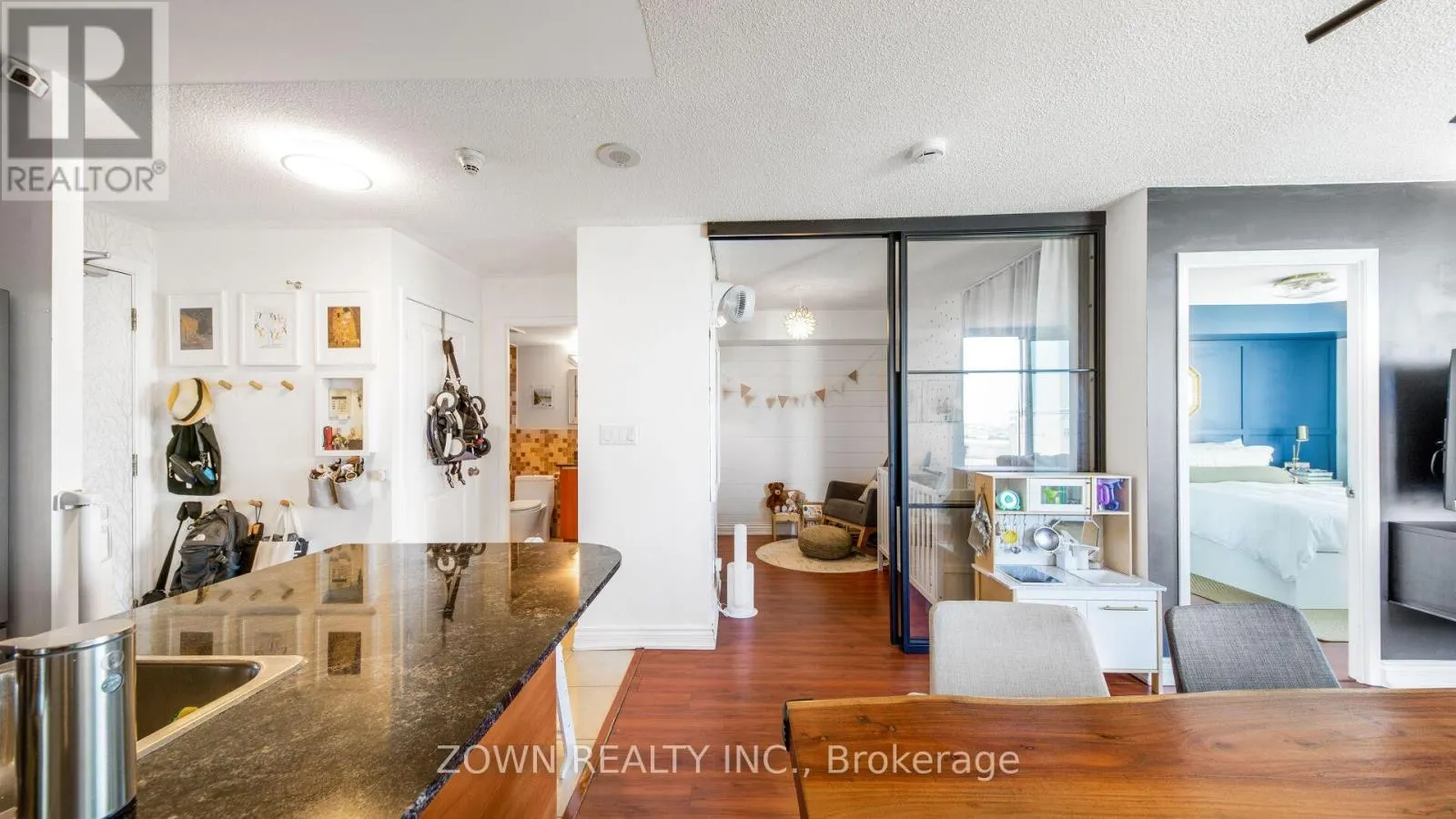 LPHI - 6 ROSEBANK DRIVE