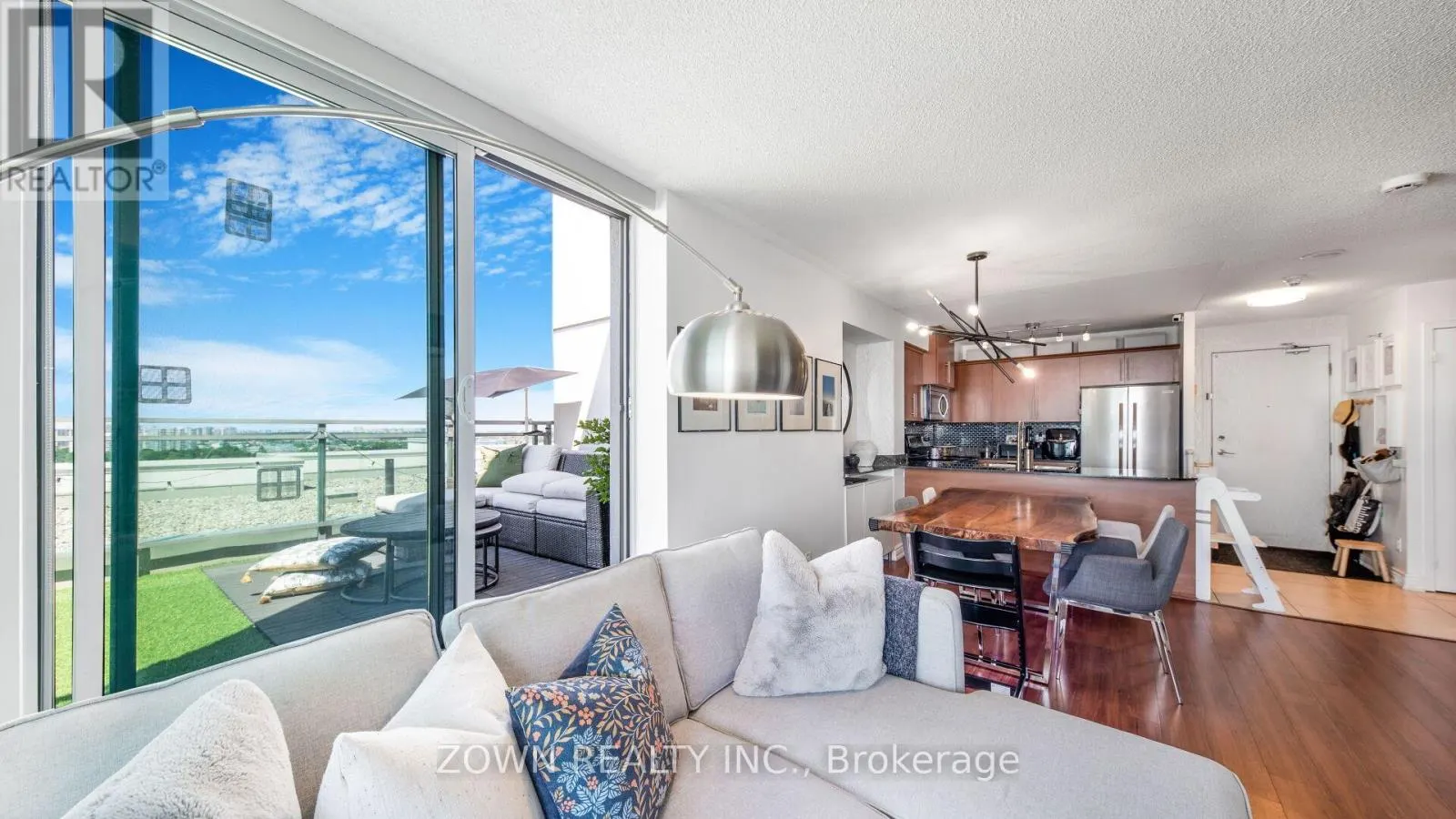 LPHI - 6 ROSEBANK DRIVE