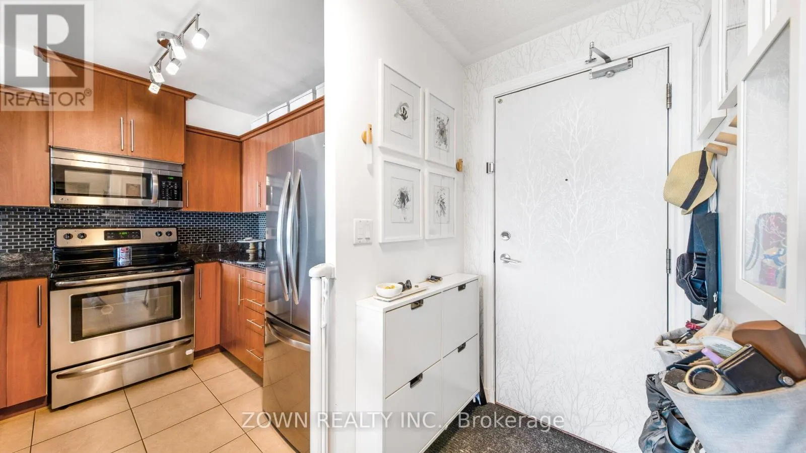 LPHI - 6 ROSEBANK DRIVE
