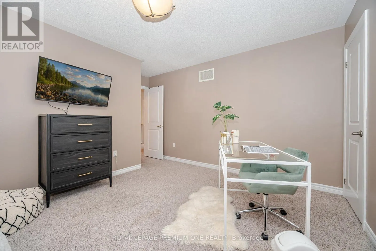 1271 ALDSWORTH CRESCENT