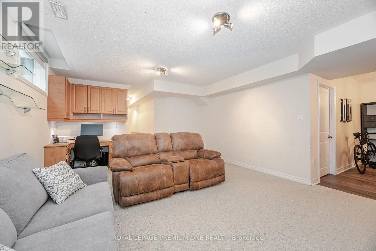 1271 ALDSWORTH CRESCENT