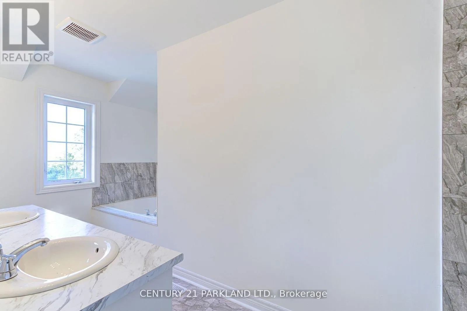 POTL #4 - 1741 FAIRPORT ROAD