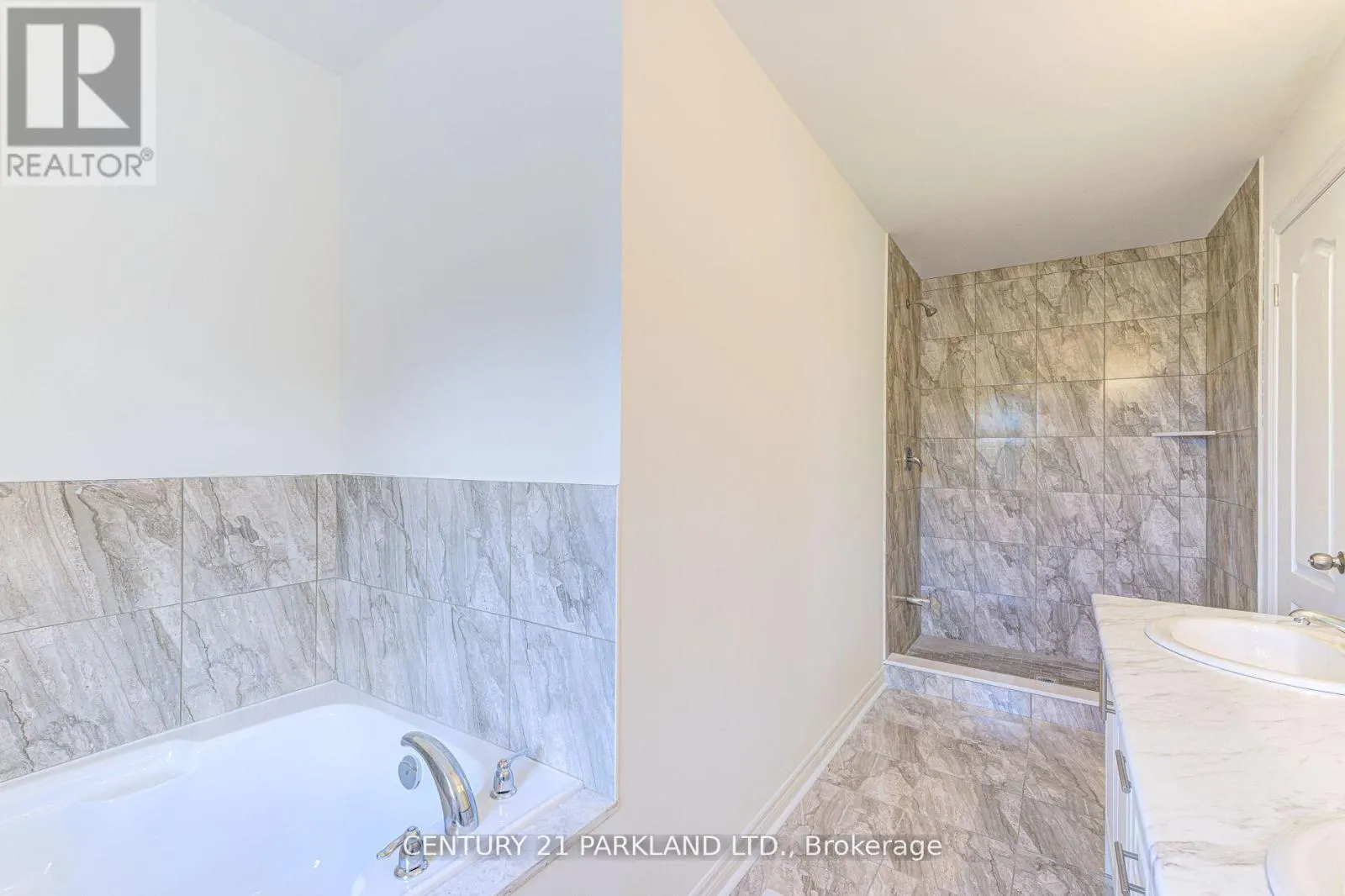 POTL #4 - 1741 FAIRPORT ROAD