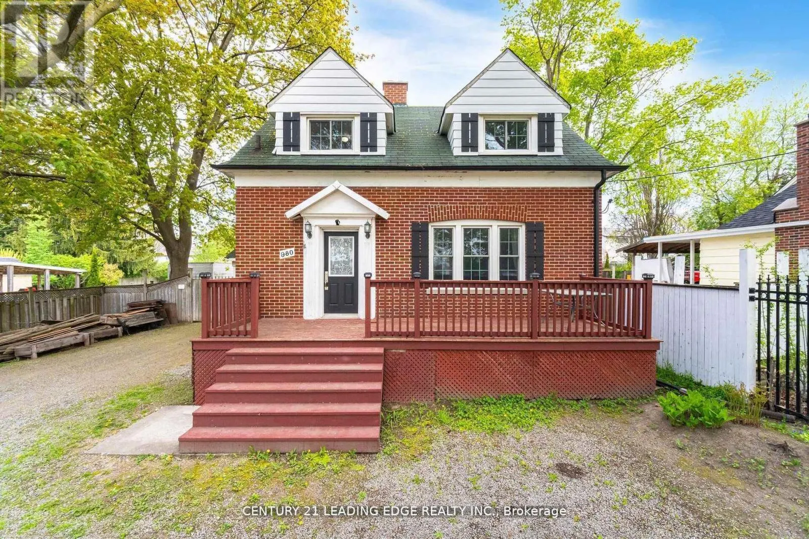 980 KING STREET E