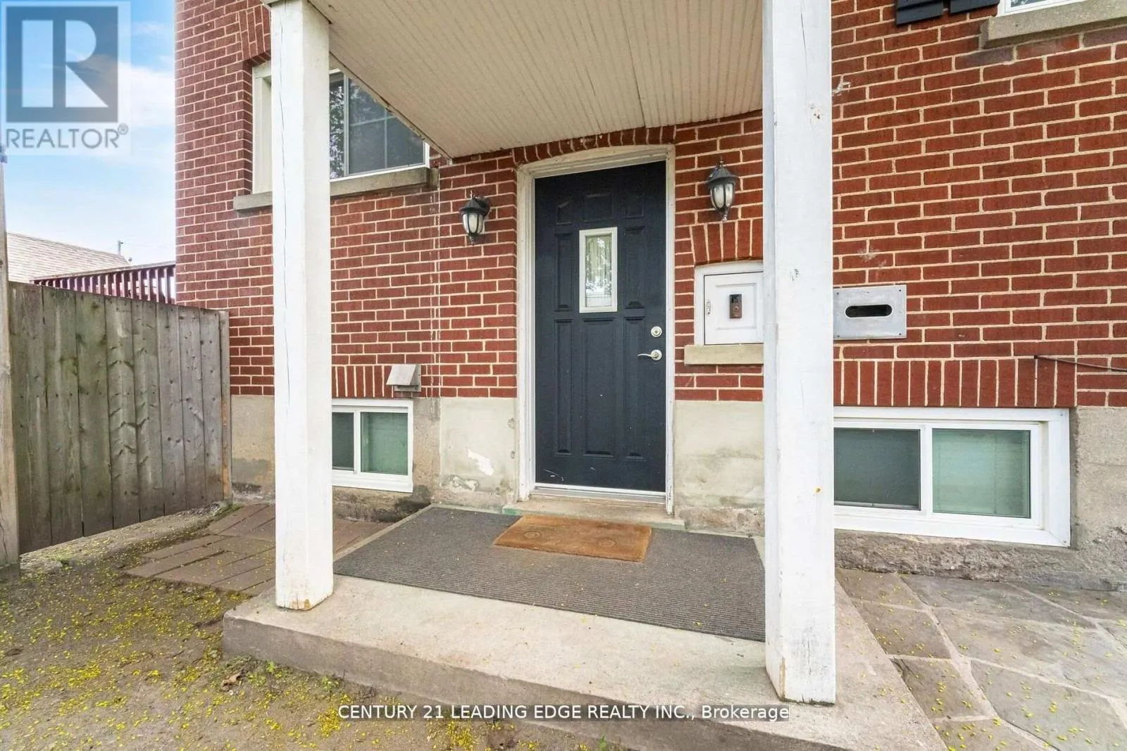 980 KING STREET E