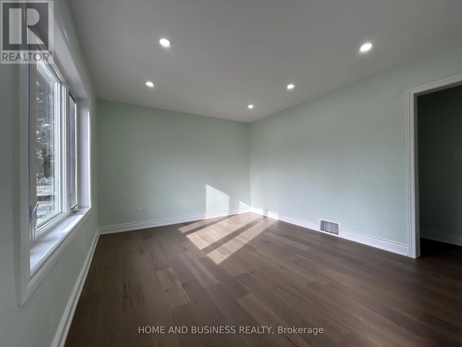 35 MACK AVENUE