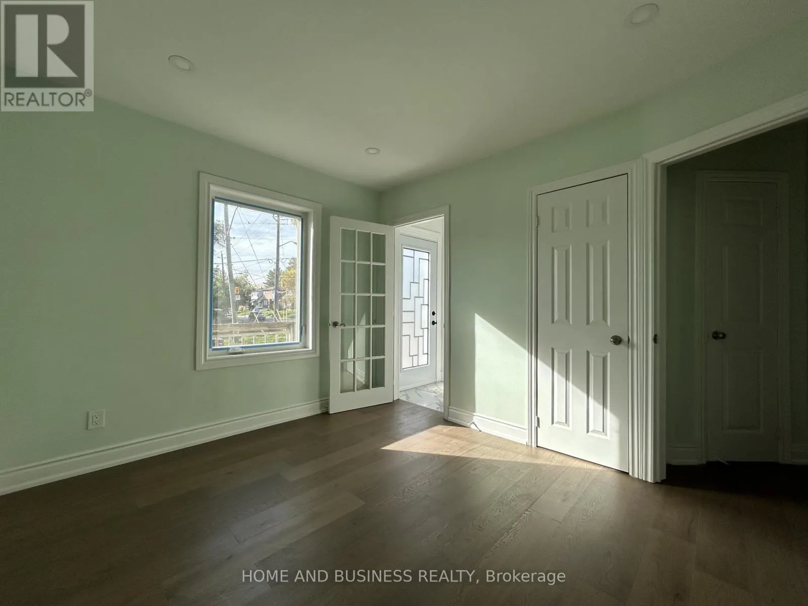 35 MACK AVENUE