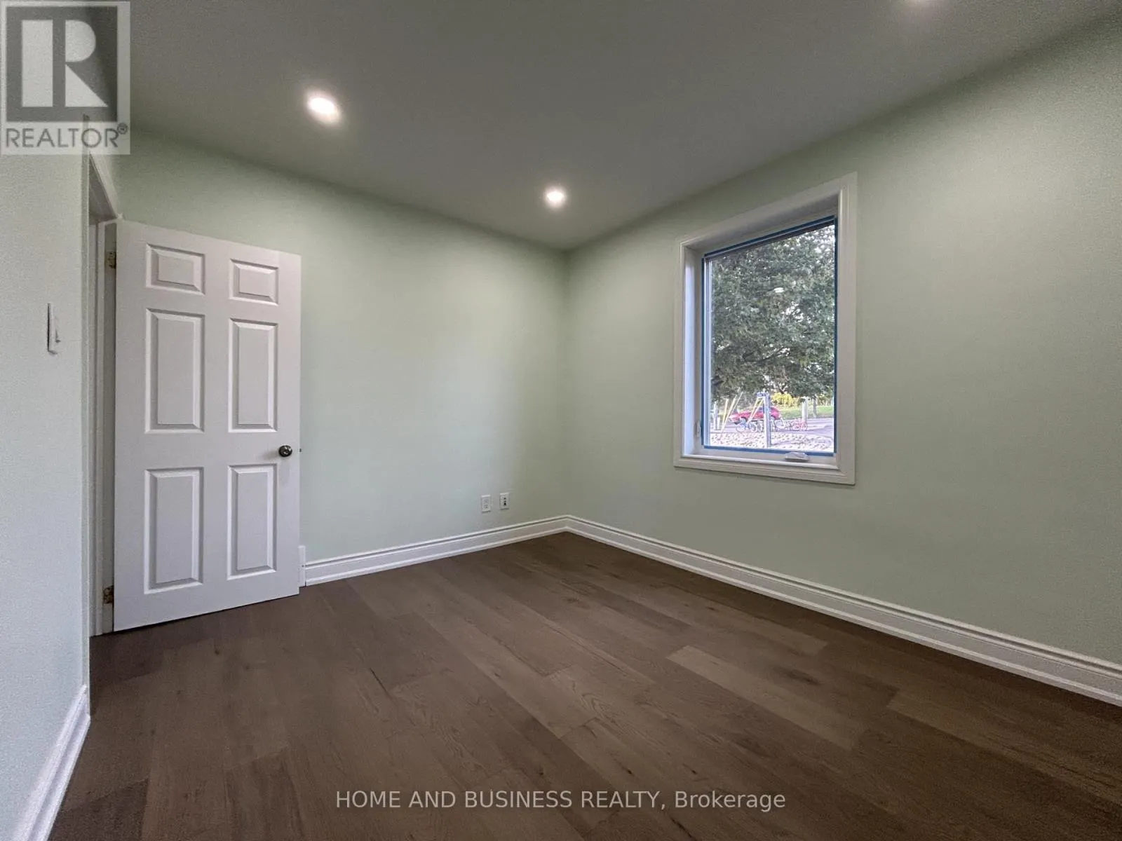 35 MACK AVENUE