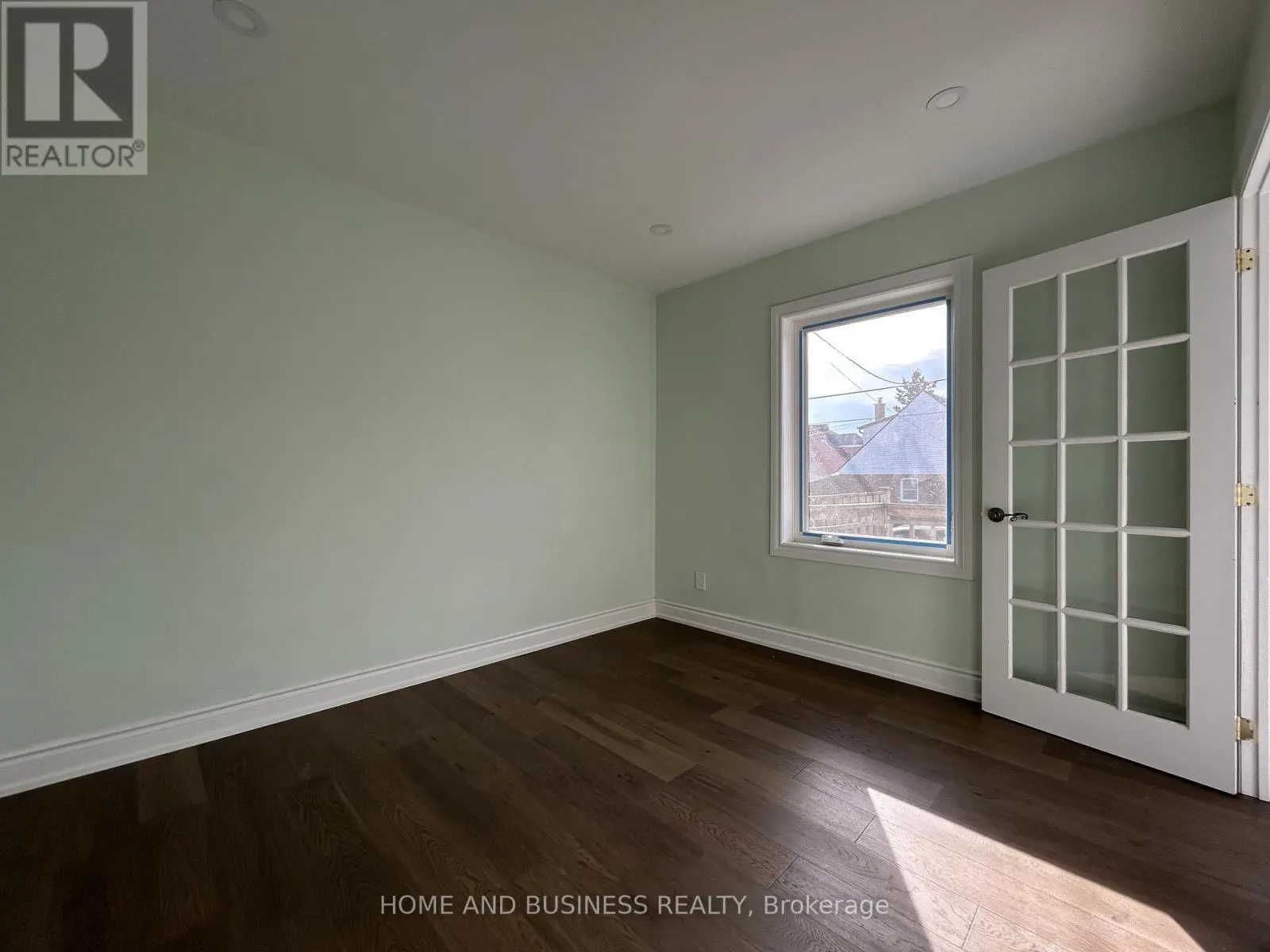 35 MACK AVENUE