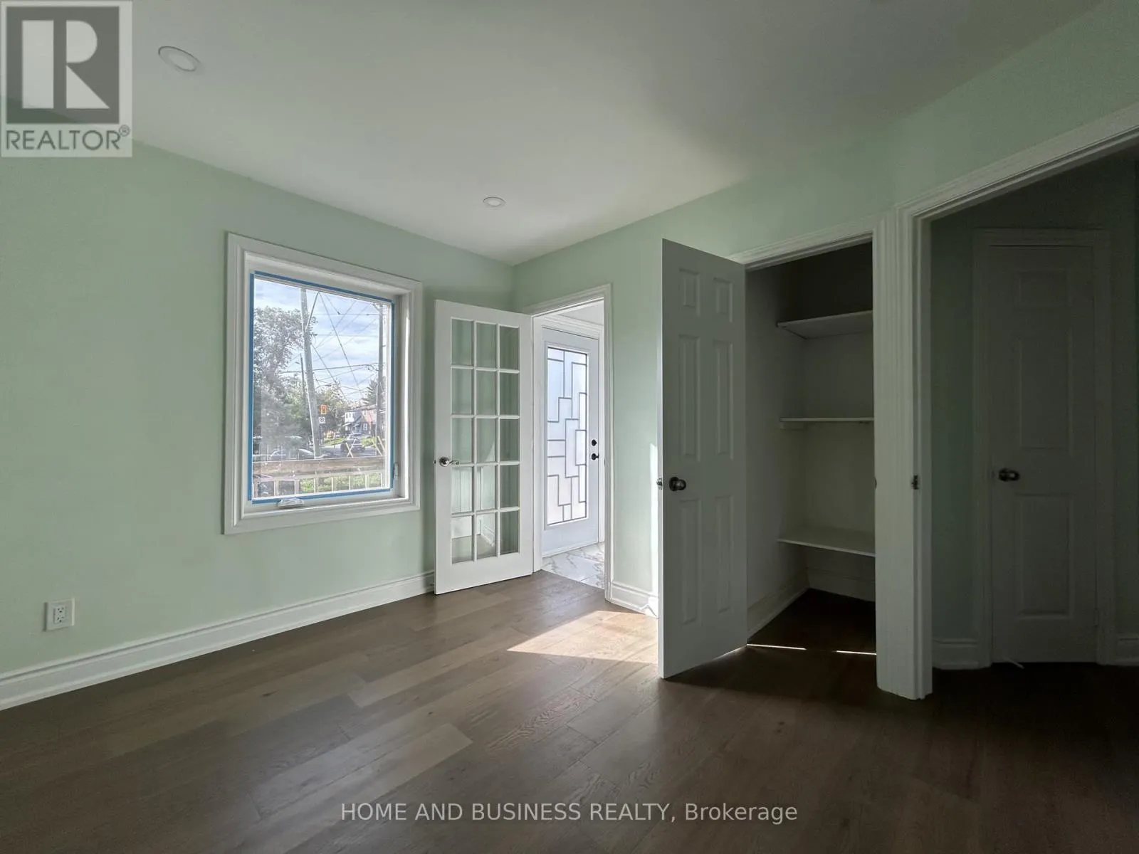 35 MACK AVENUE