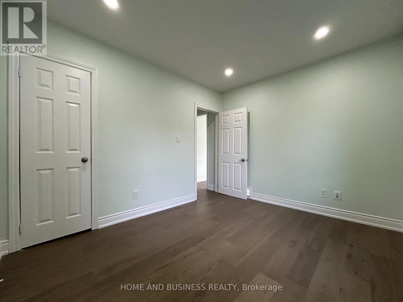 35 MACK AVENUE