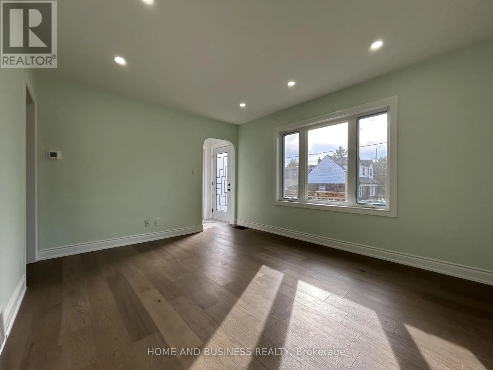 35 MACK AVENUE