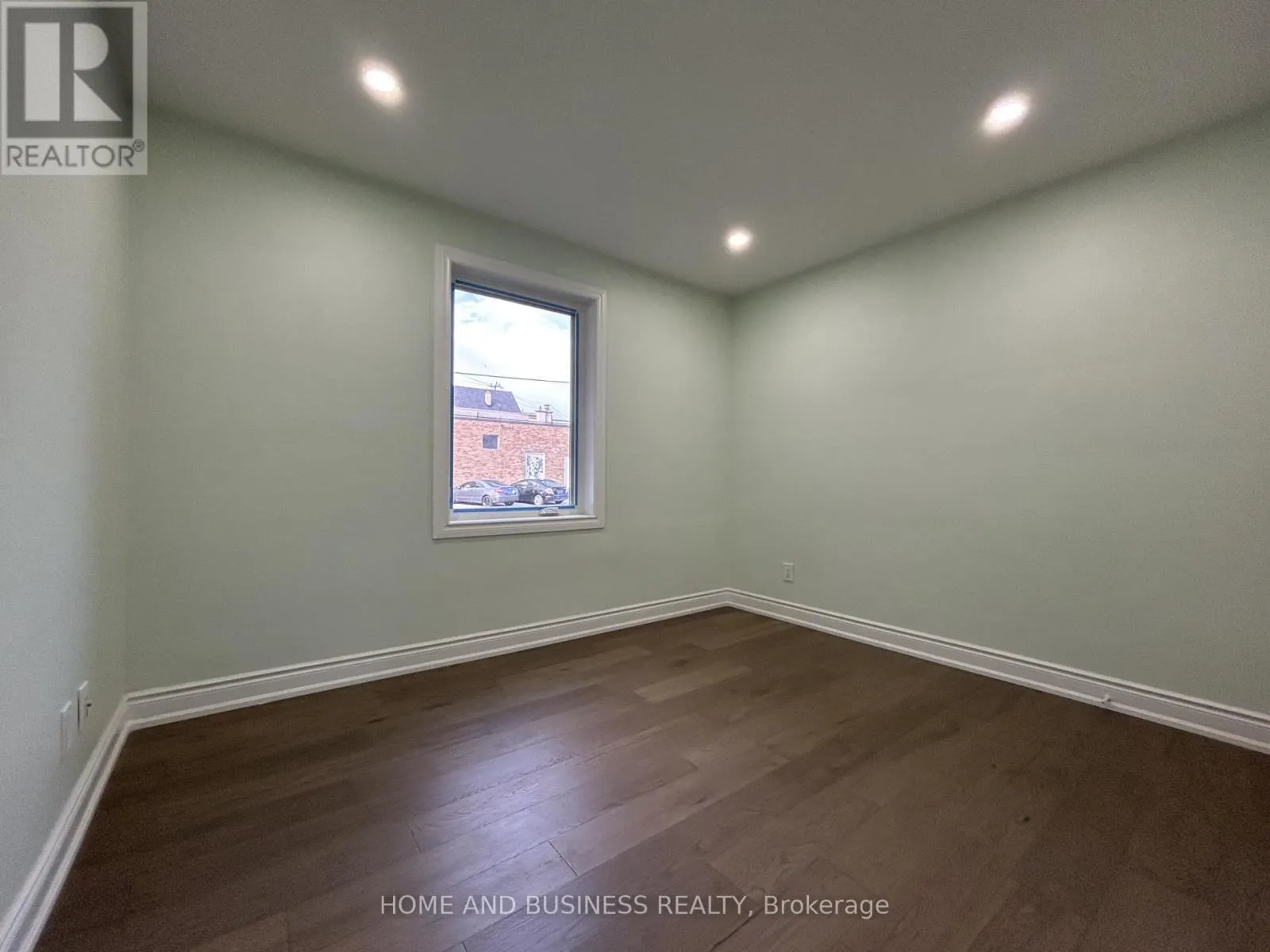 35 MACK AVENUE