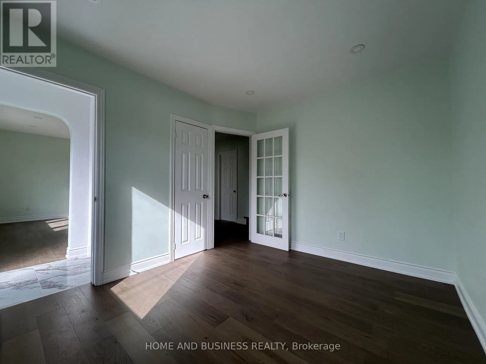 35 MACK AVENUE