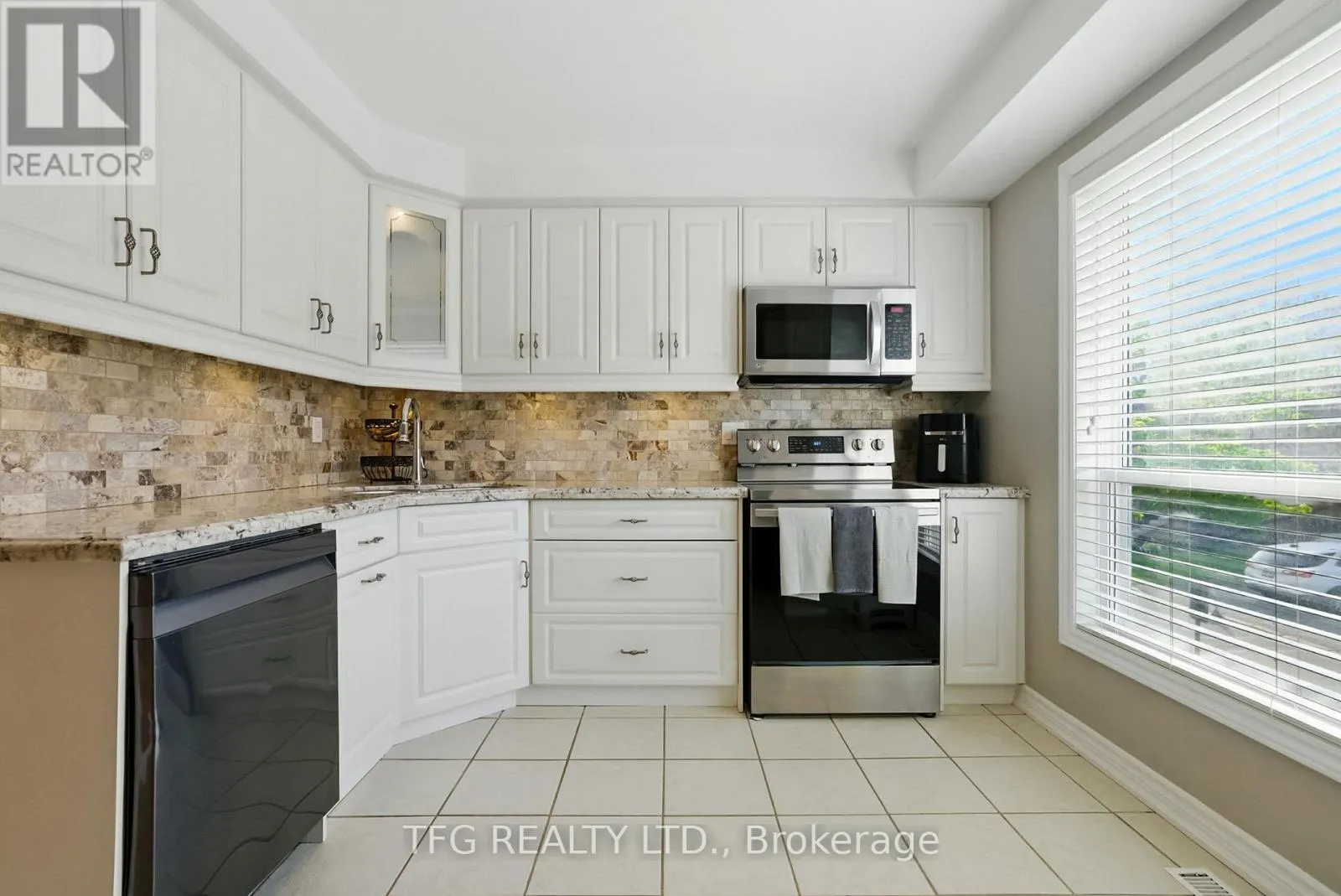 45 - 222 PEARSON STREET, #45