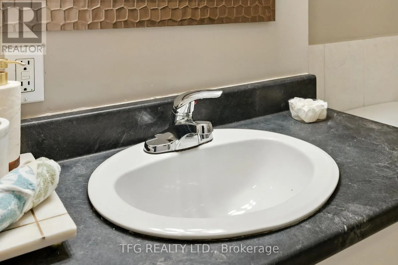 45 - 222 PEARSON STREET, #45