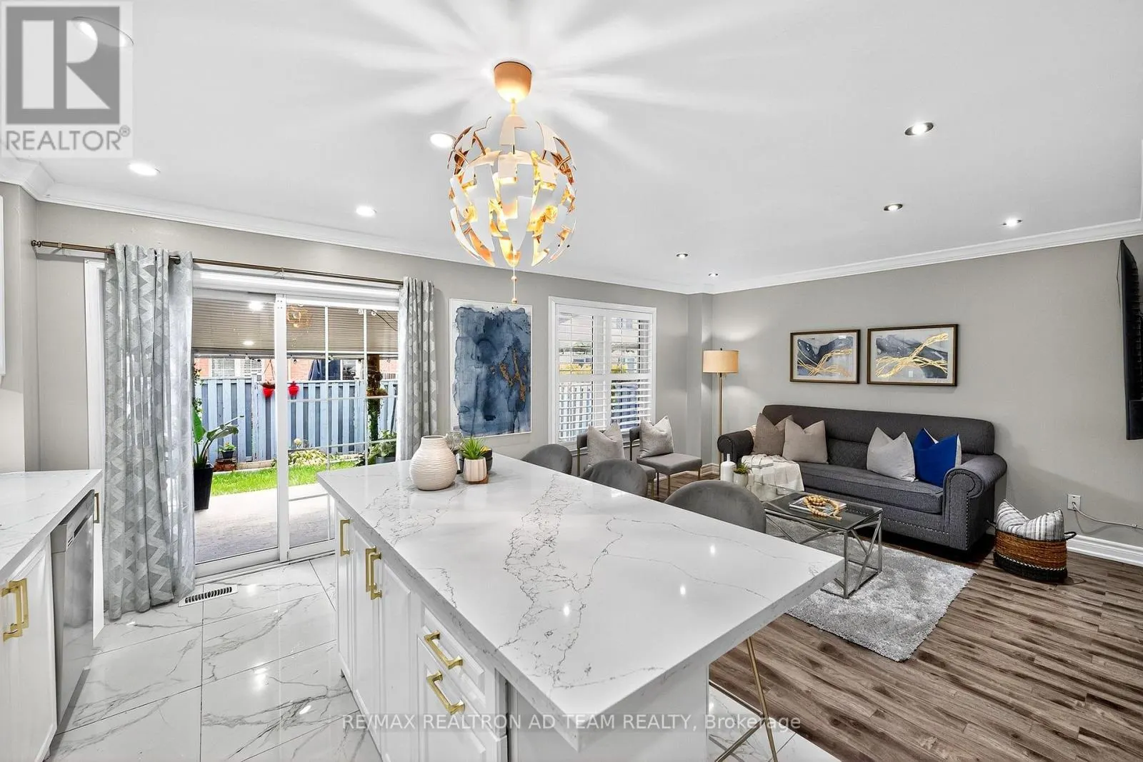 13 CARPENDALE CRESCENT
