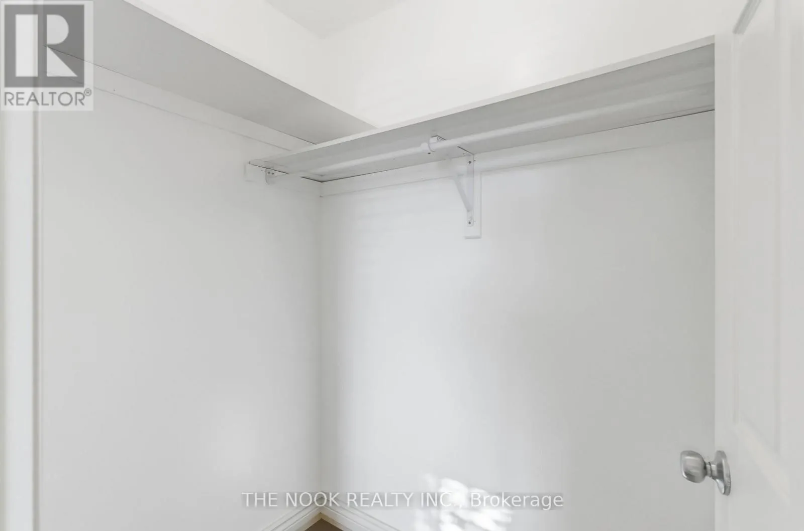 104 - 83 ASPEN SPRINGS DRIVE, #104