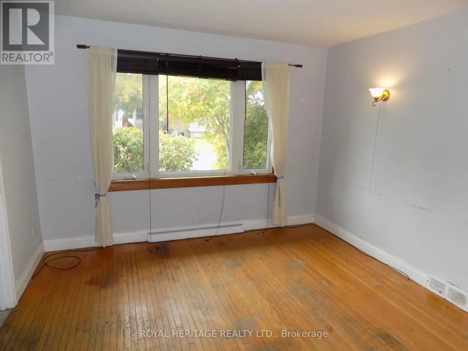 535 MONTRAVE AVENUE