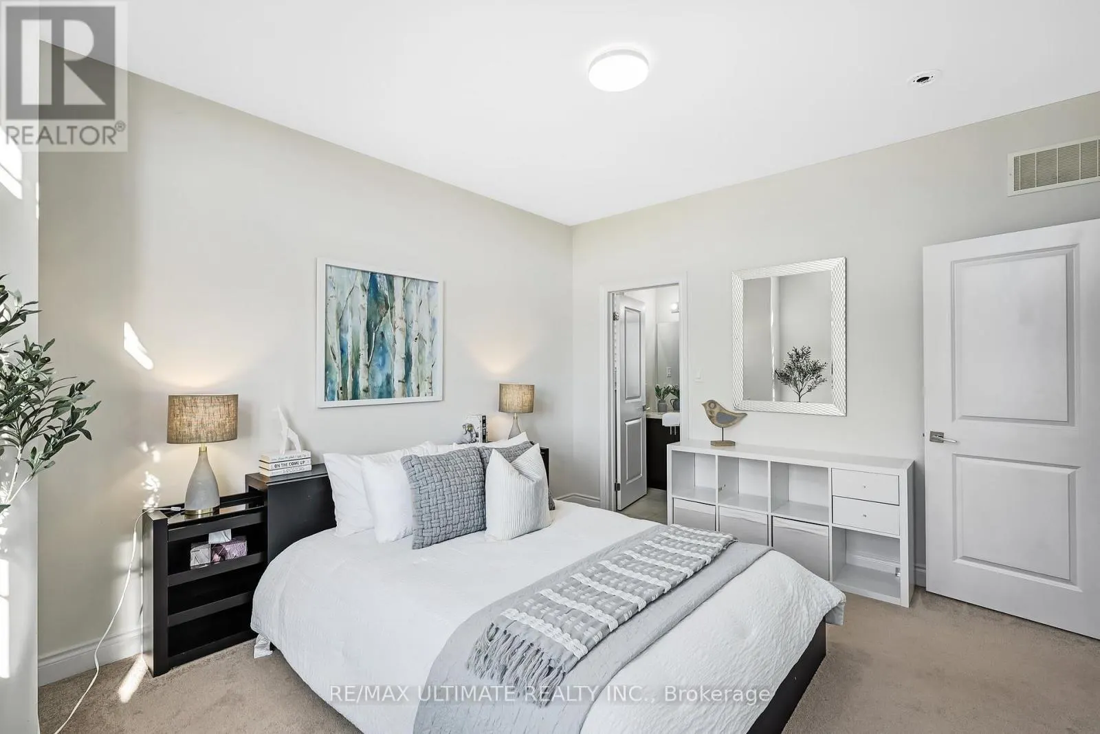 42 DONWOODS CRESCENT