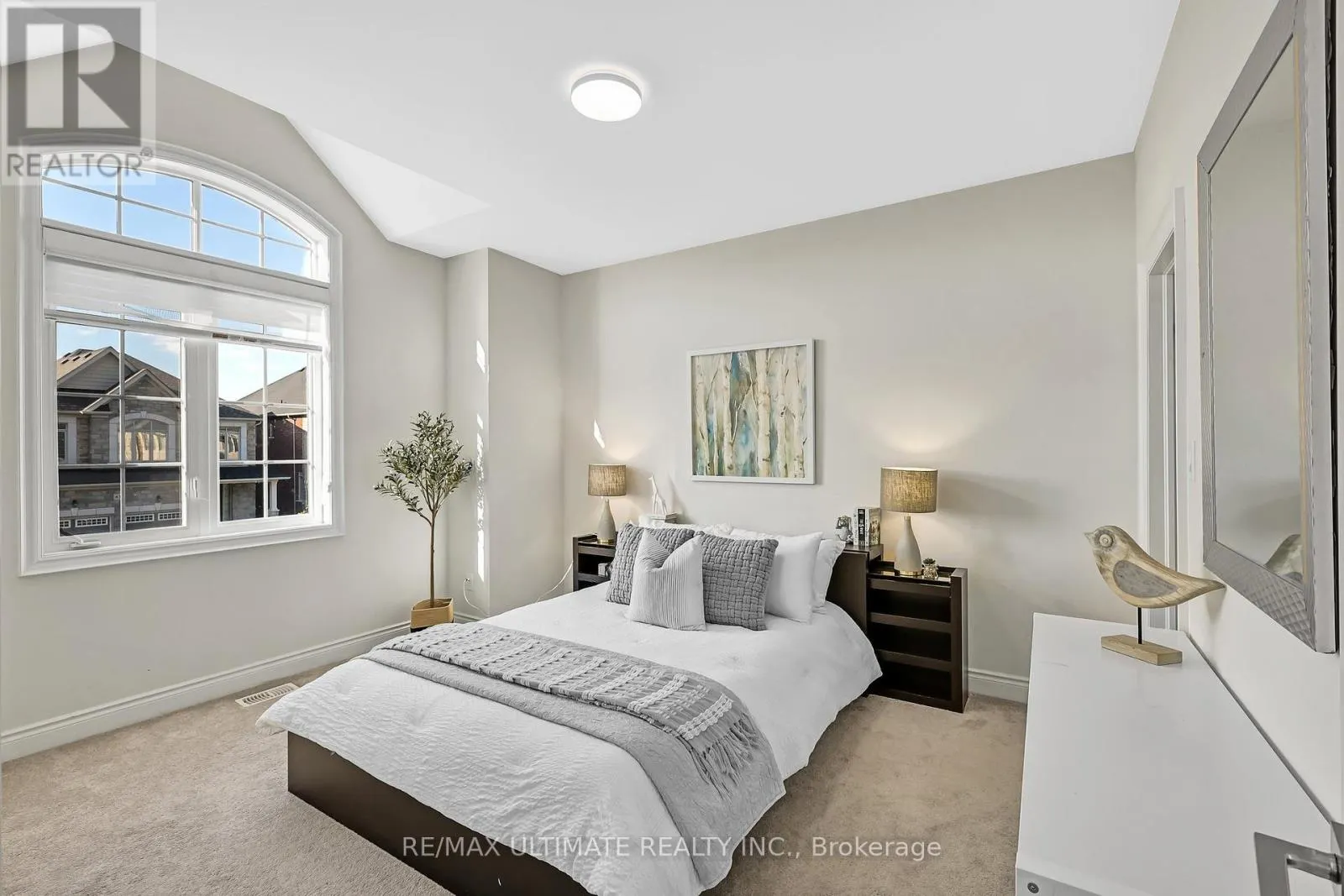 42 DONWOODS CRESCENT