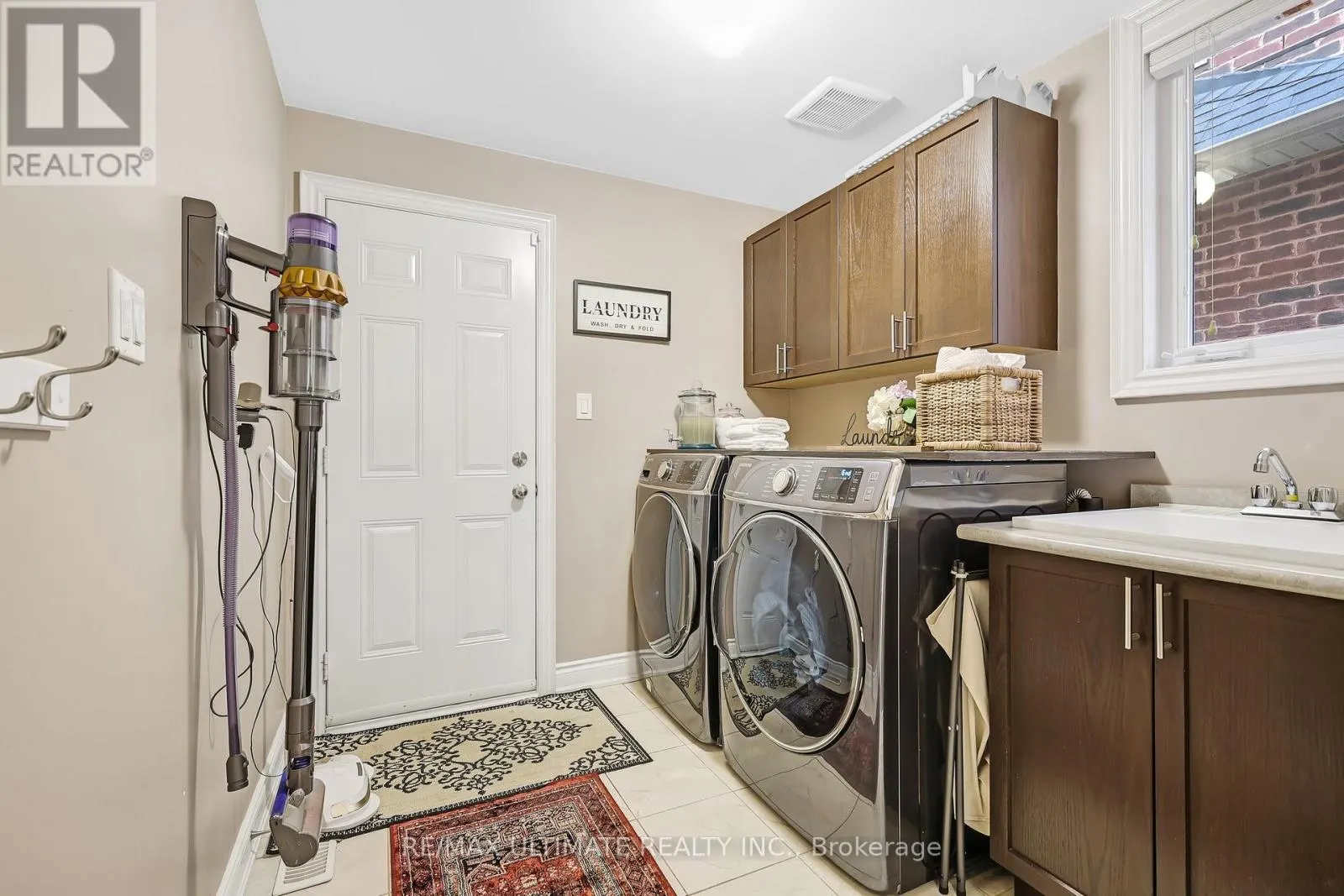 42 DONWOODS CRESCENT