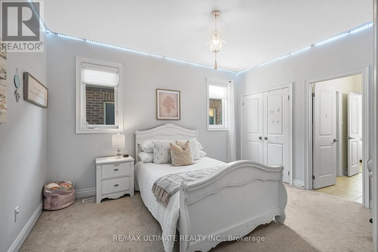 42 DONWOODS CRESCENT