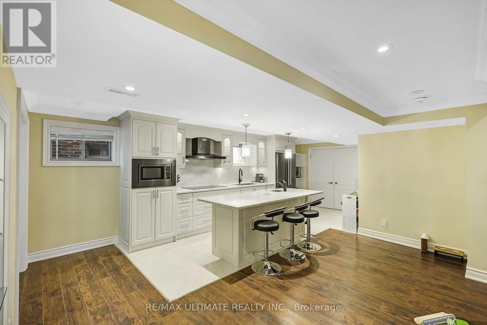 42 DONWOODS CRESCENT