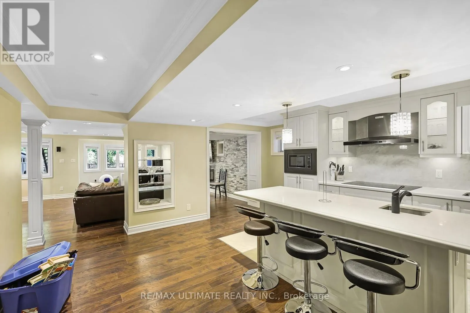 42 DONWOODS CRESCENT