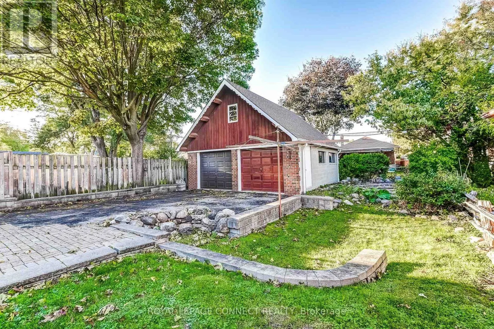 11 WARINGSTOWN DRIVE