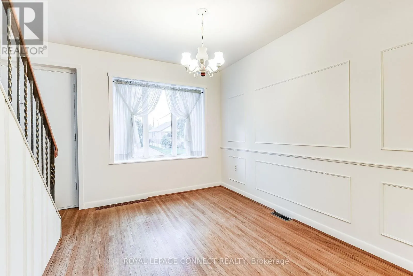 11 WARINGSTOWN DRIVE