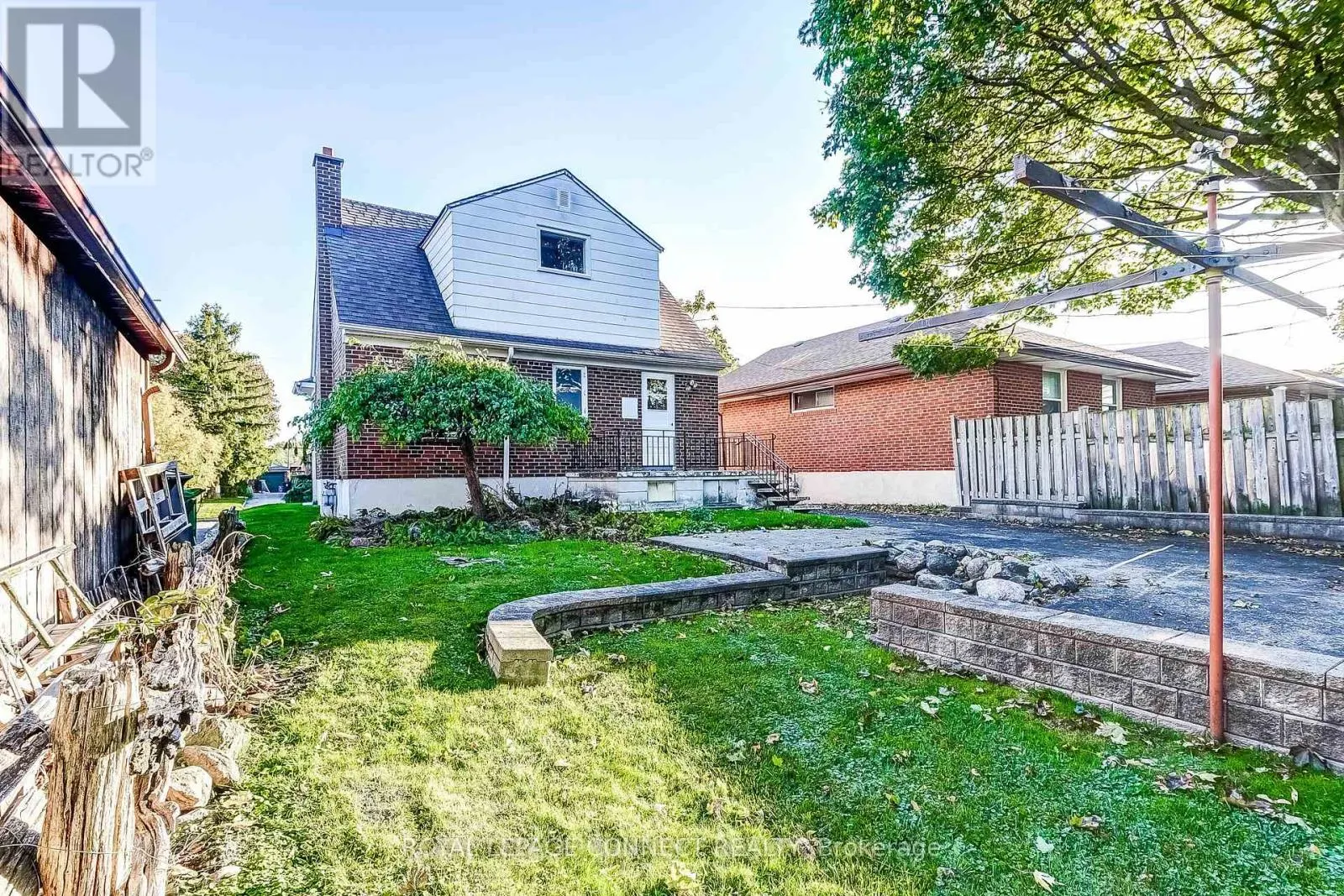 11 WARINGSTOWN DRIVE
