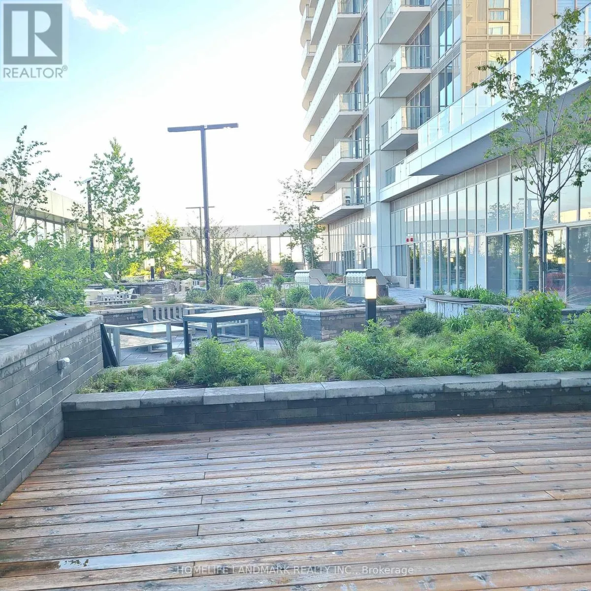 3806 - 2033 KENNEDY ROAD