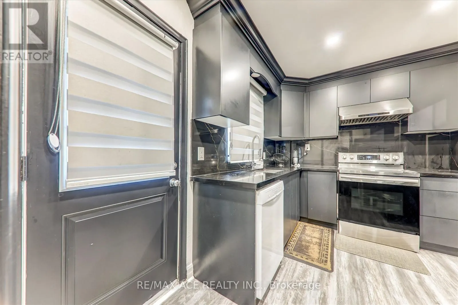 81 GRASSMERE AVENUE