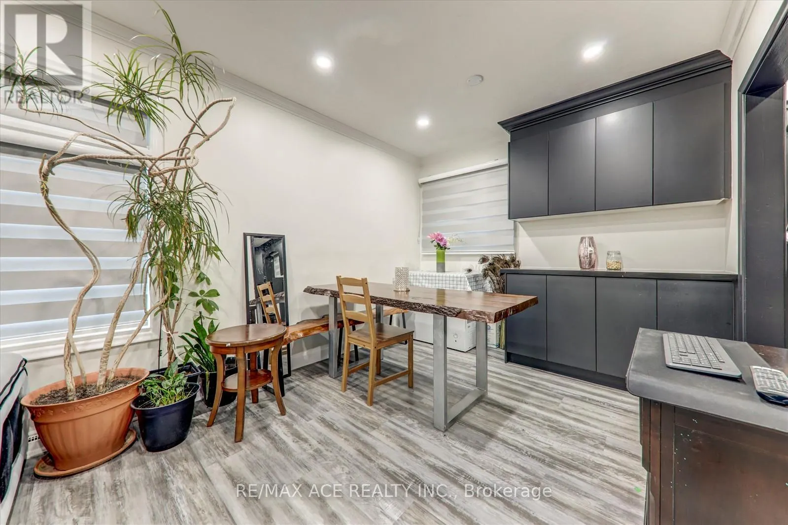 81 GRASSMERE AVENUE