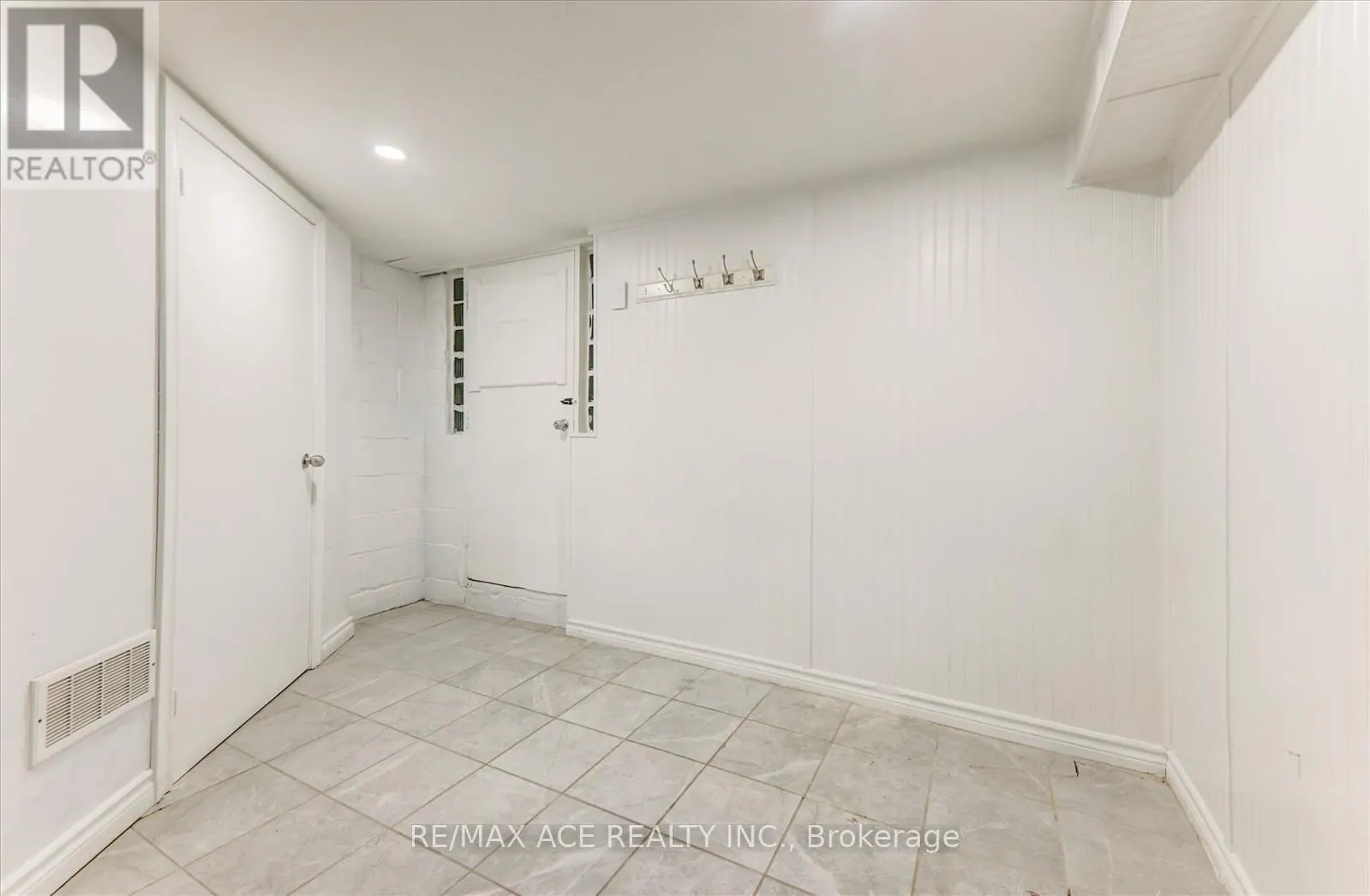 81 GRASSMERE AVENUE