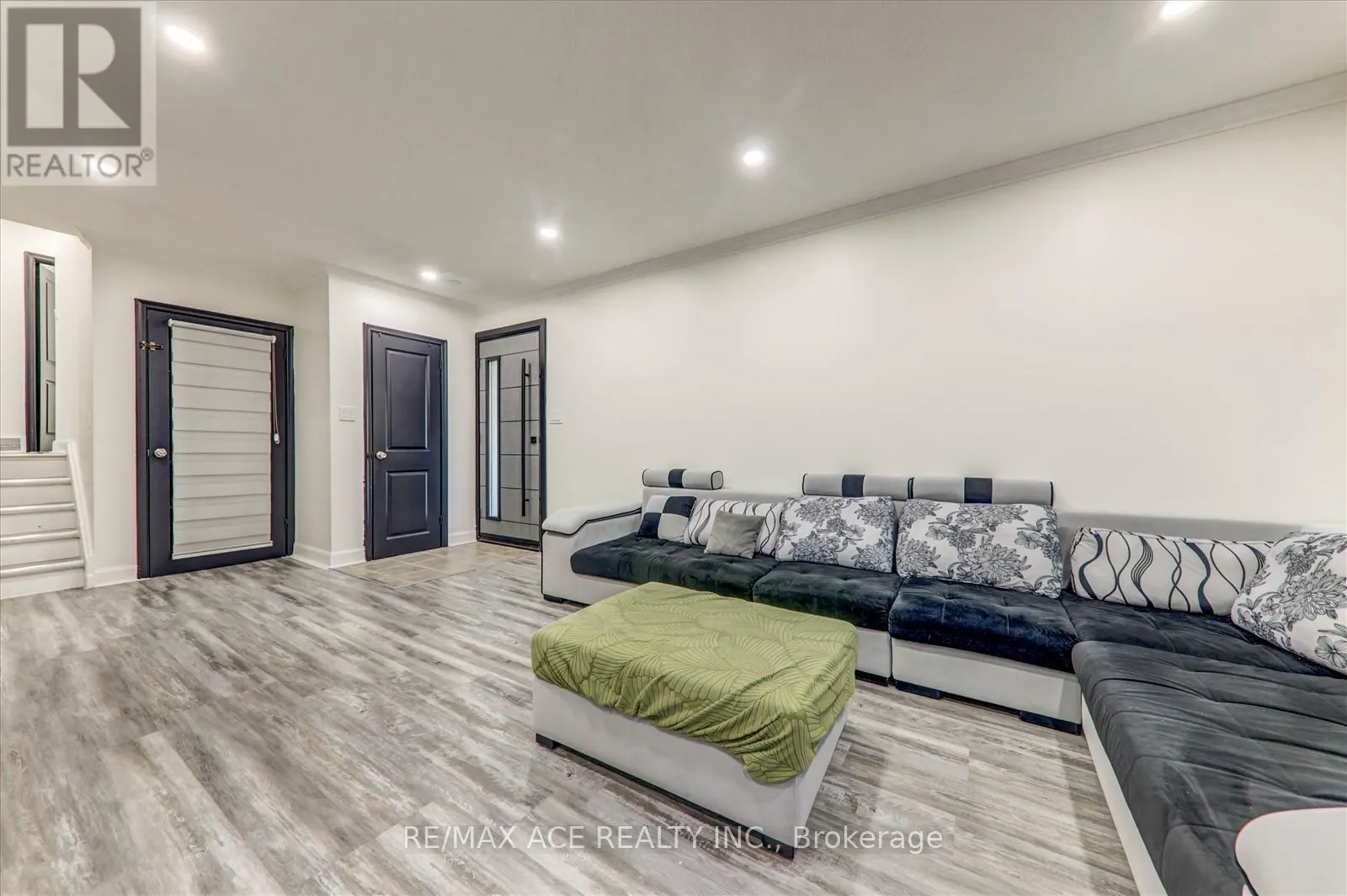 81 GRASSMERE AVENUE