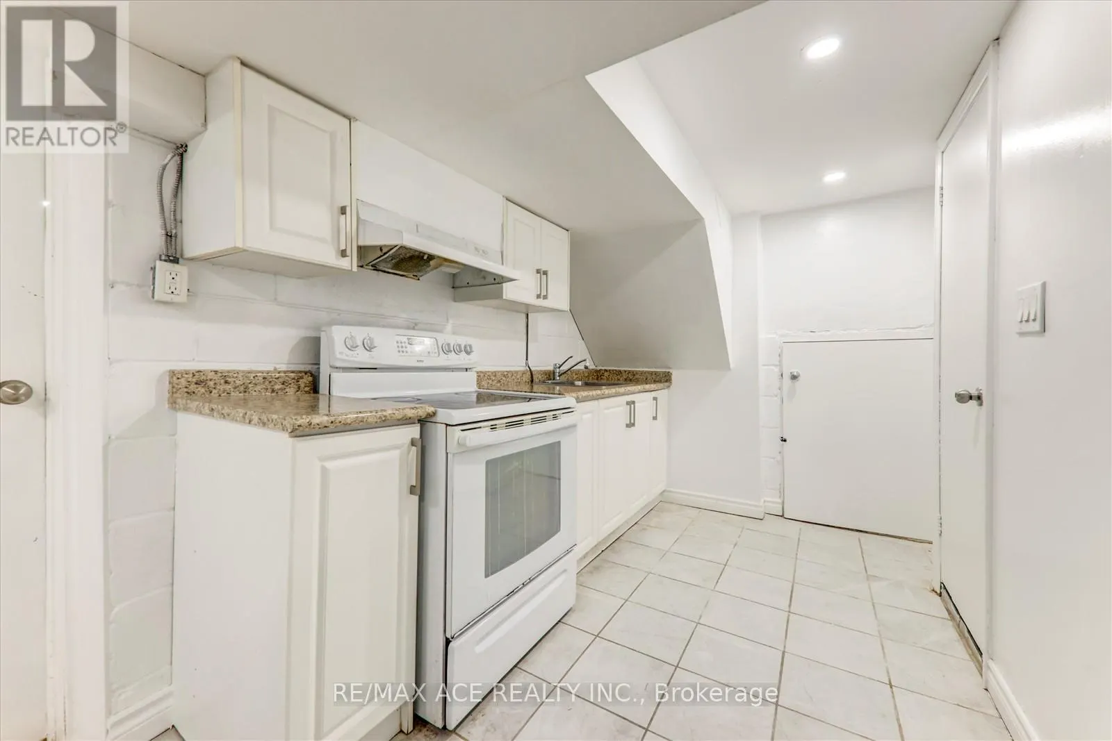 81 GRASSMERE AVENUE