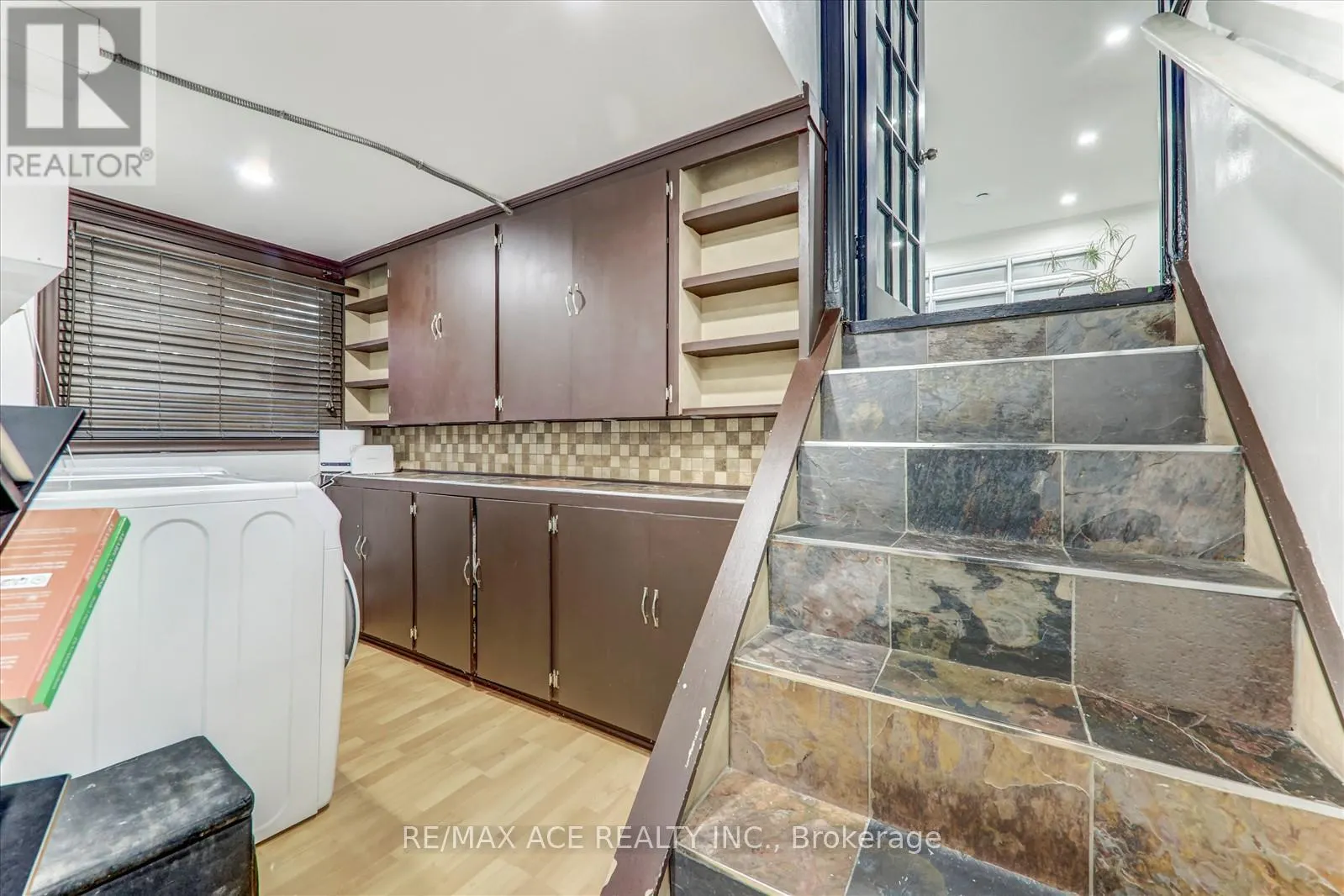 81 GRASSMERE AVENUE