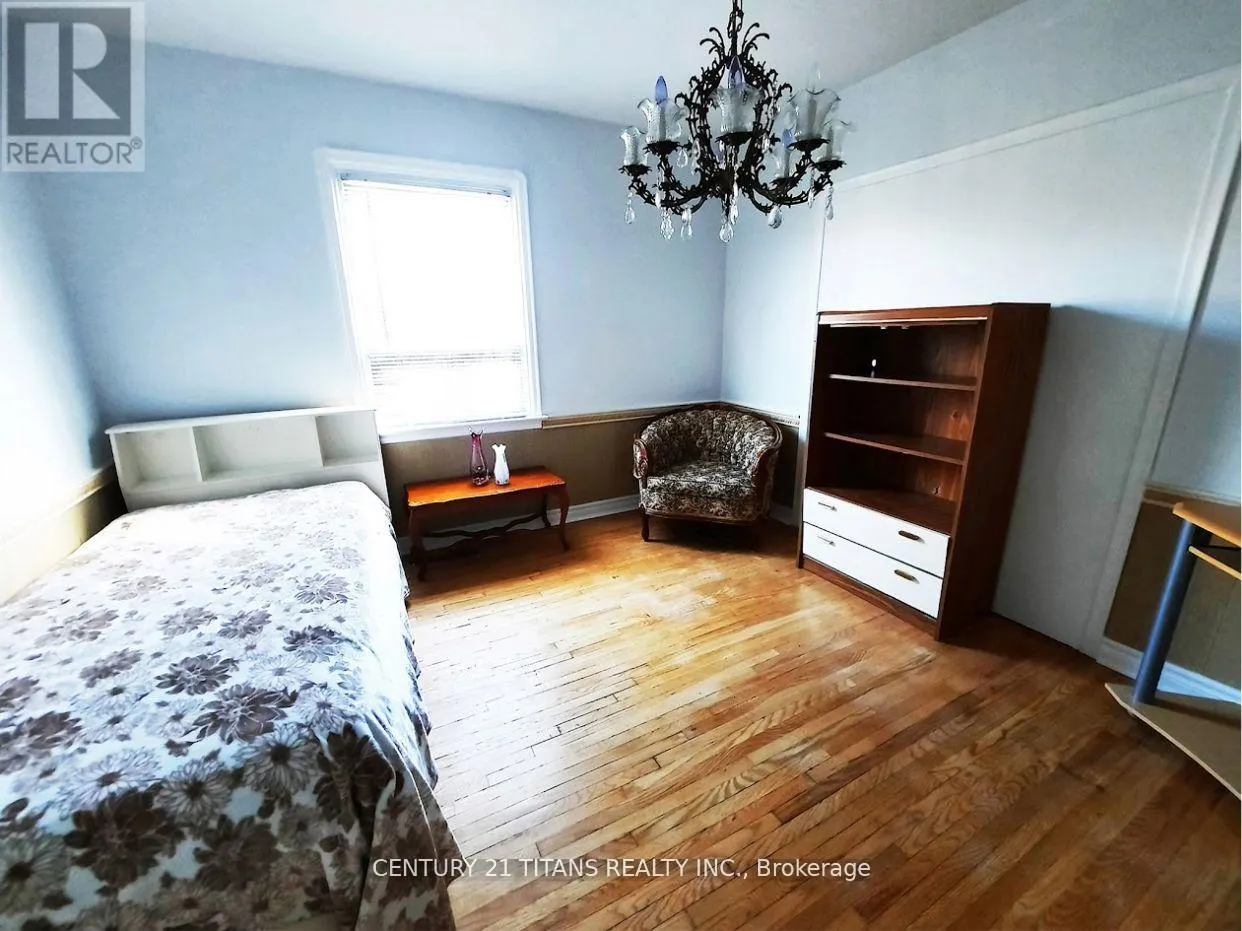 3 SAUGEEN CRESCENT